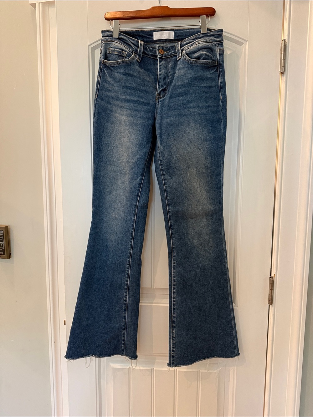 Vervet Women’s Blue Flared Jeans      Size 28 Raw hem